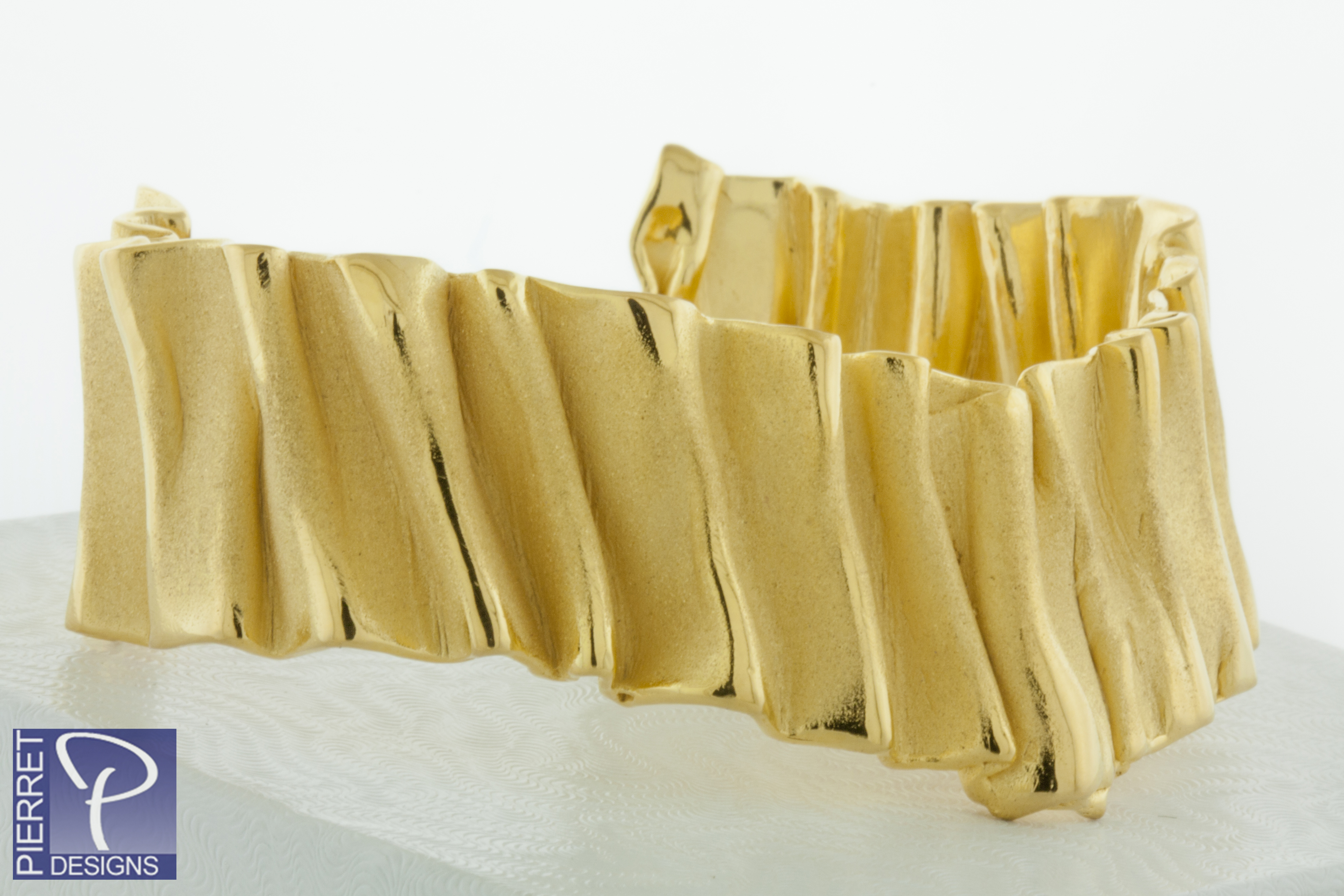 gold wave bracelet front