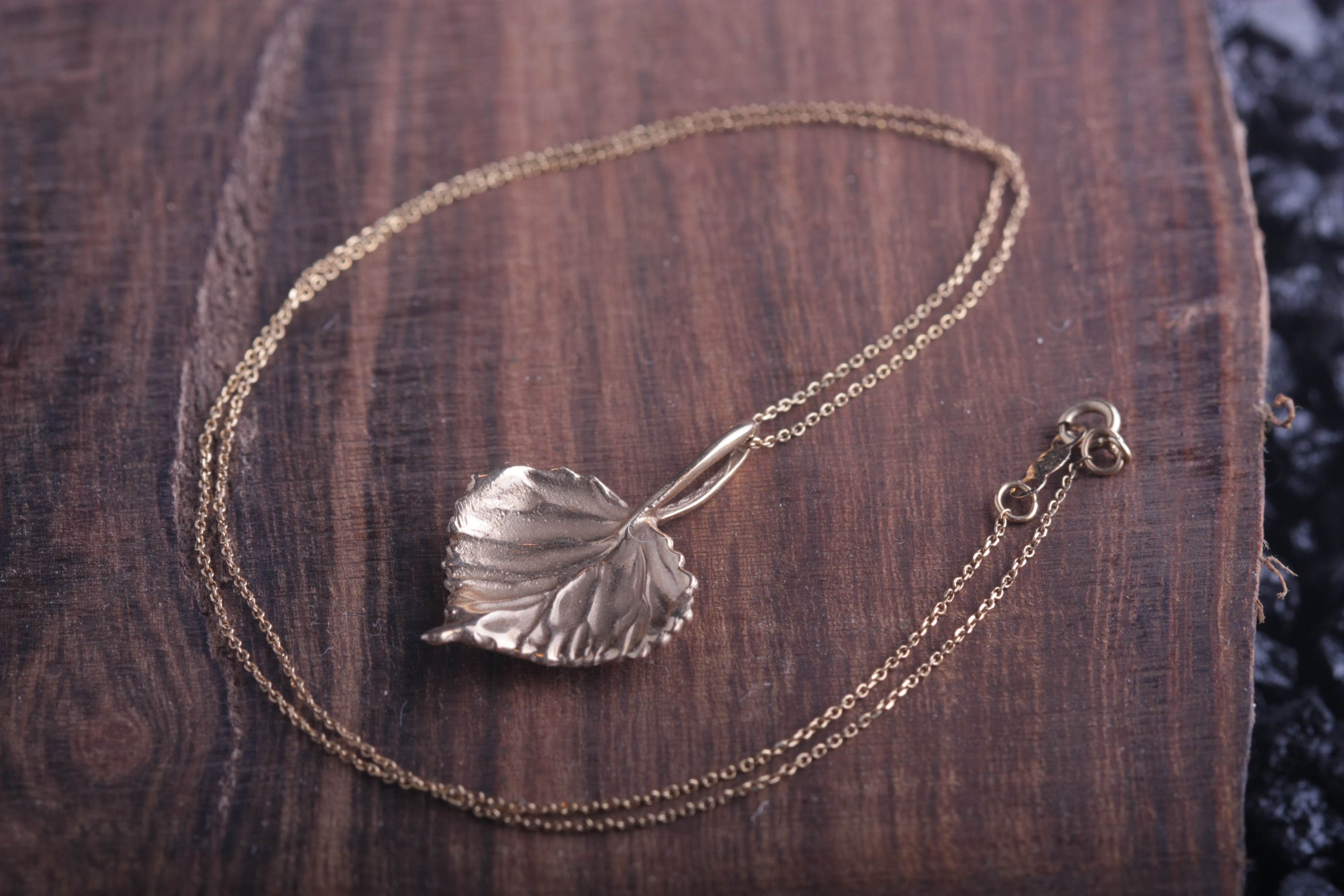 gold leaf pendant 02