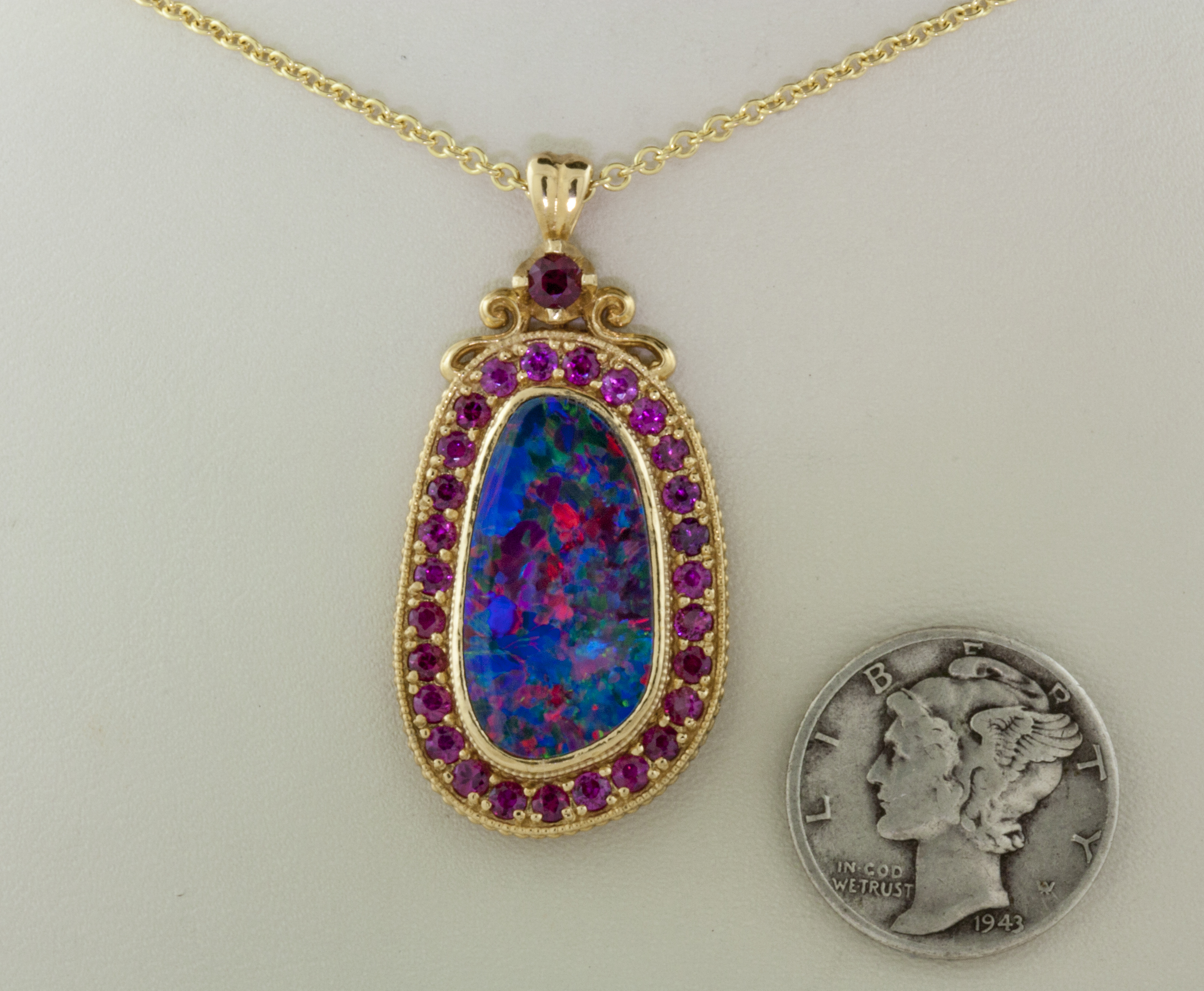 gold pendant opal one oval