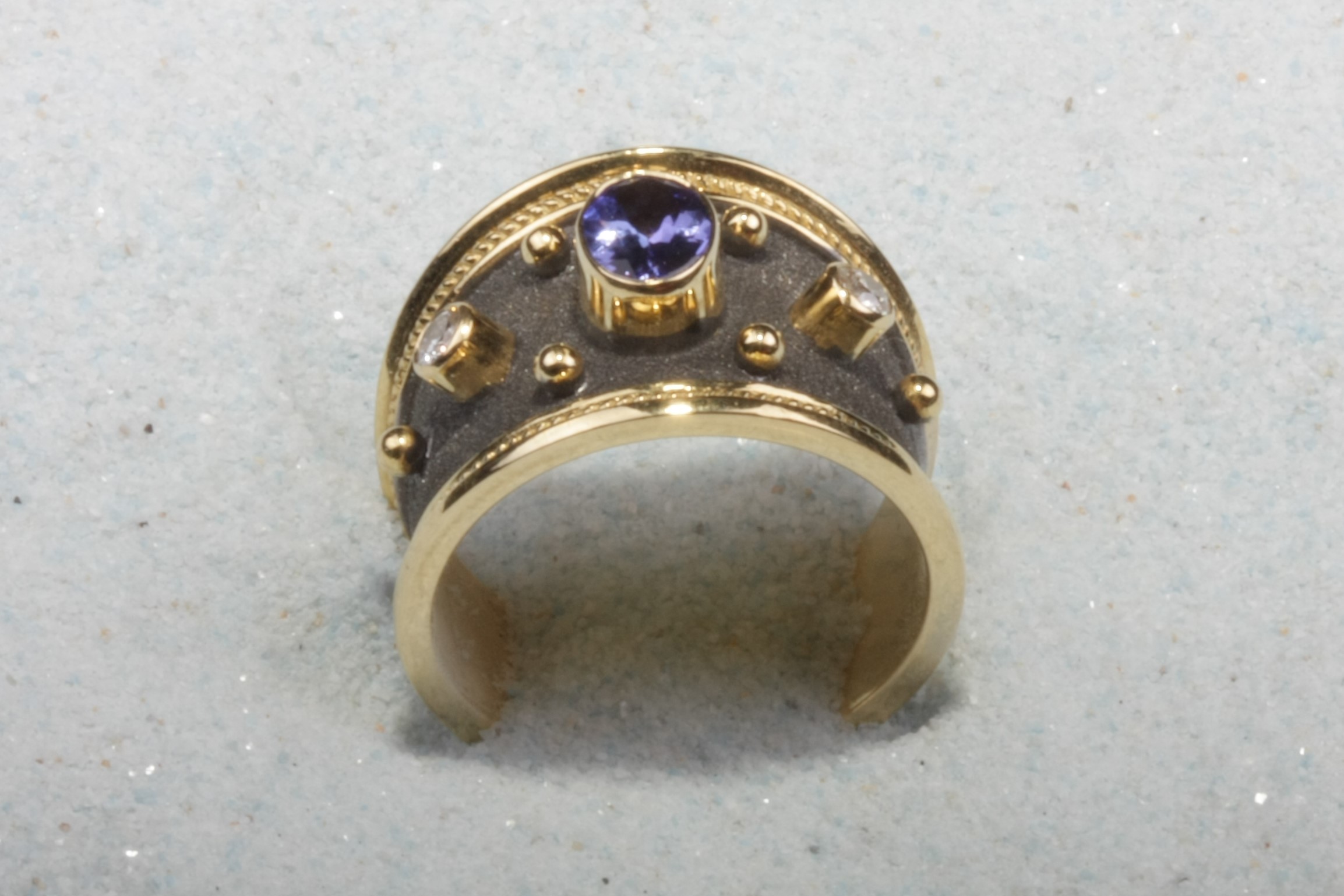 2 tone 18k gold ring blue stone