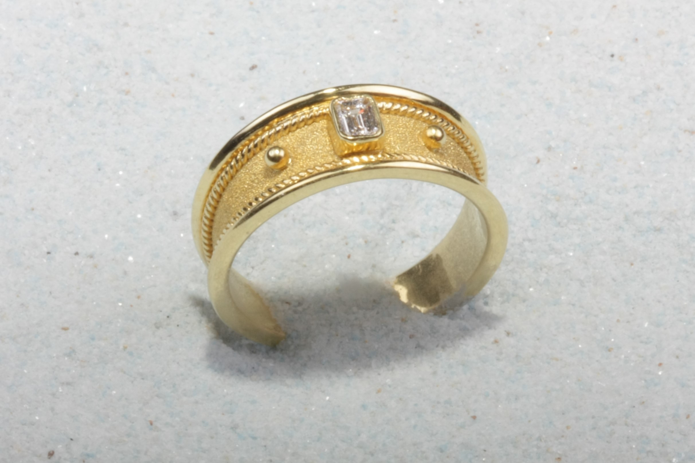 18k gold ring 1 stone