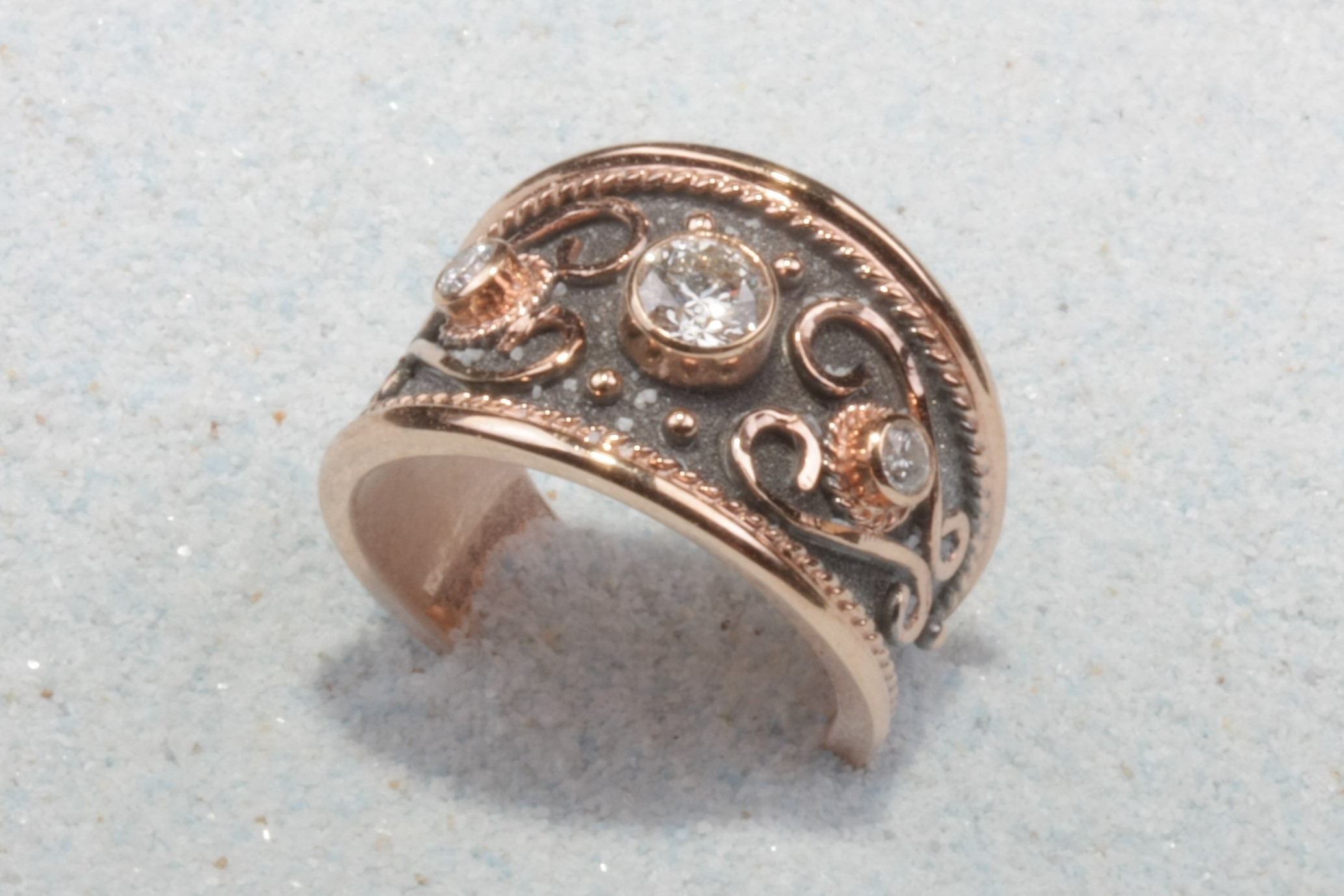 rose 18k gold ring three diamonds