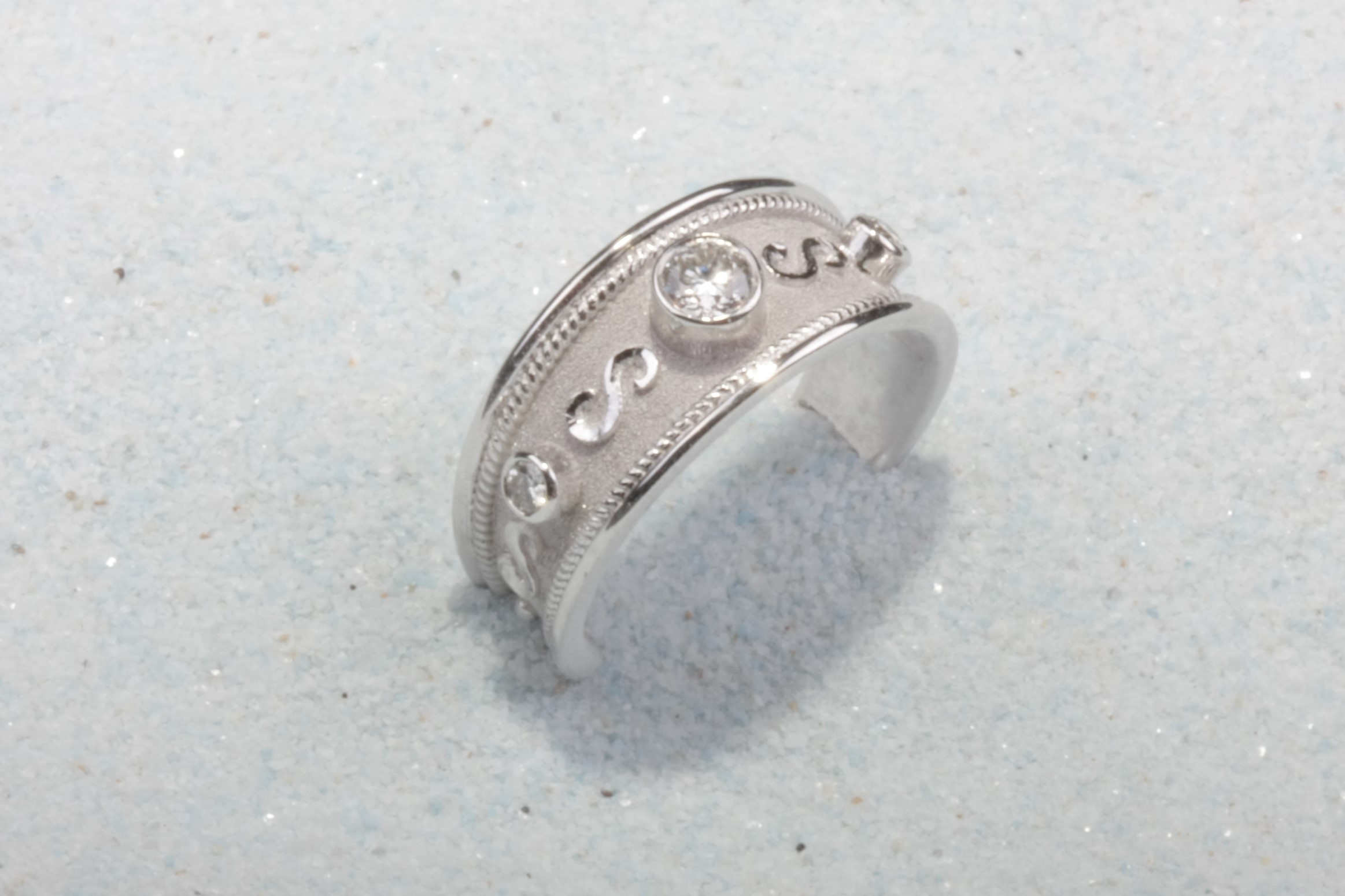 thin white gold ring stone
