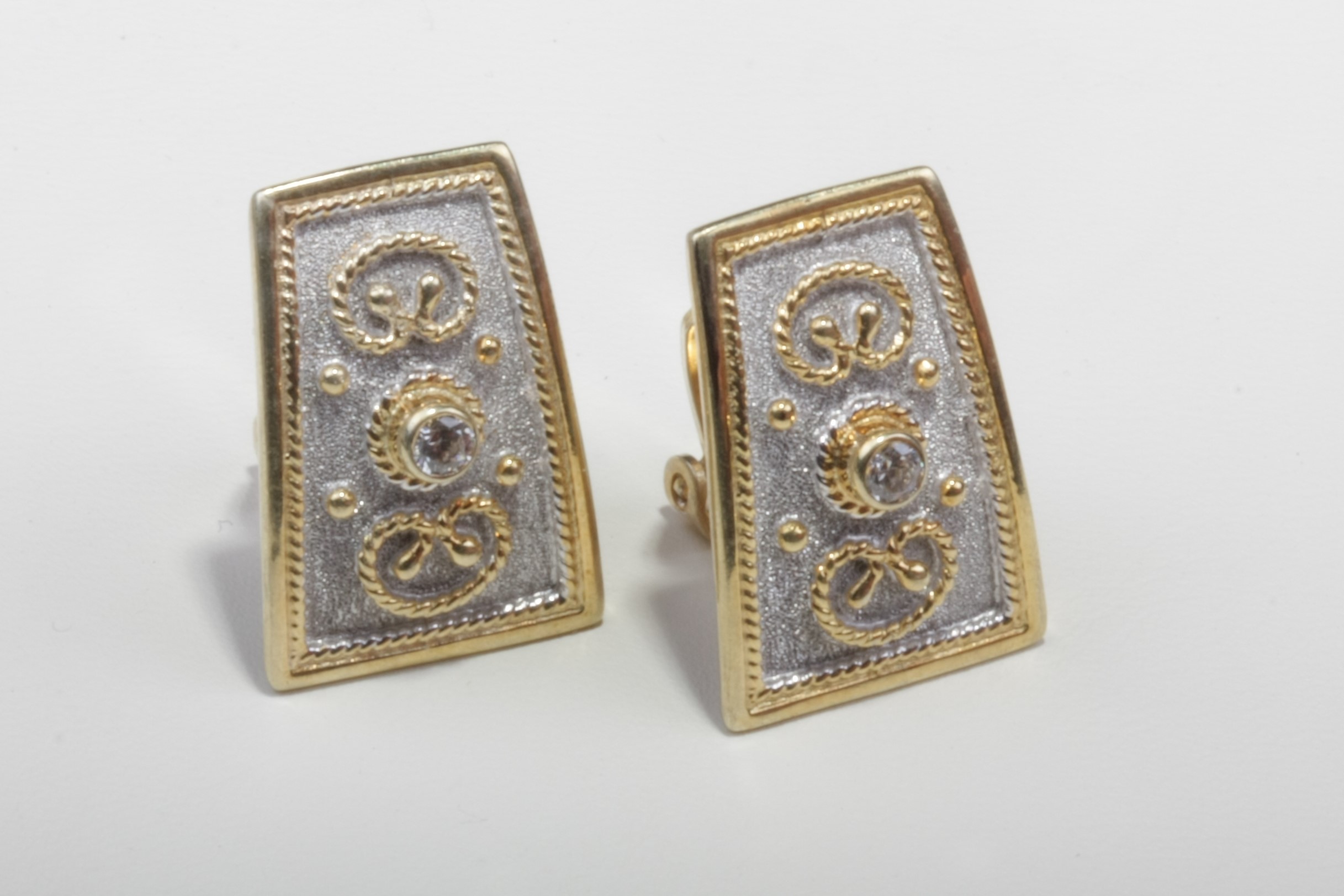 light gold tone silver earrings