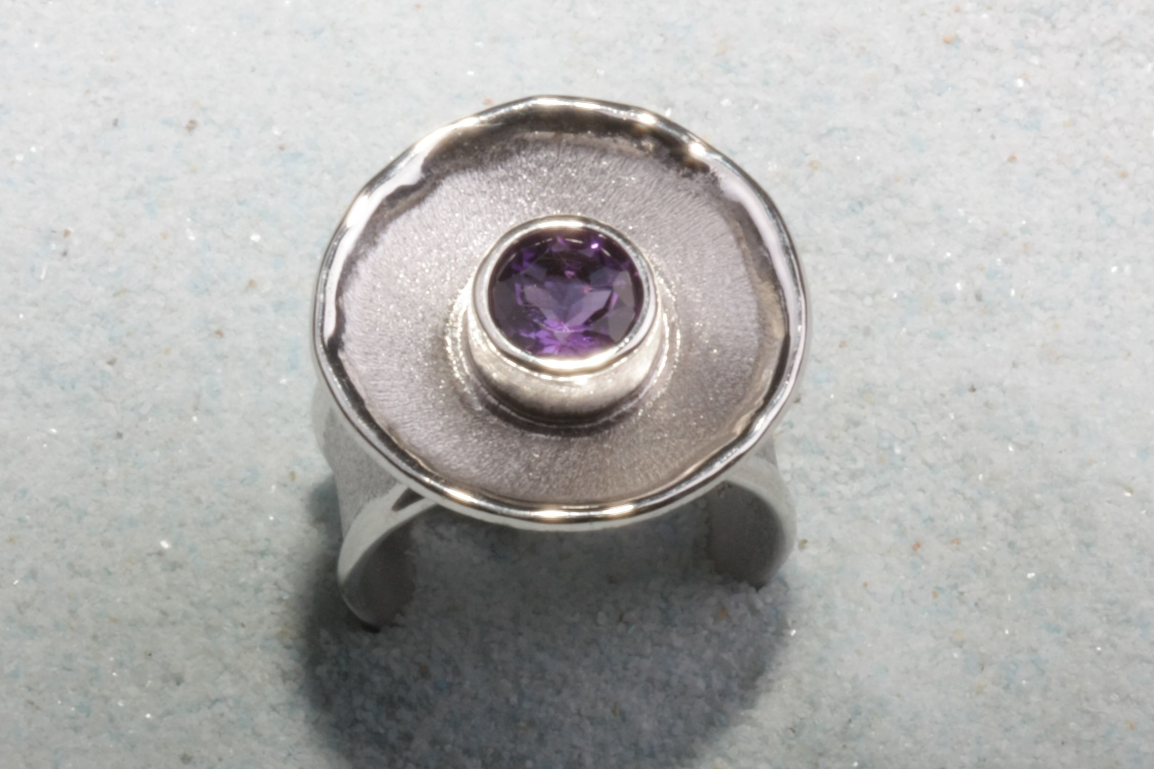 silver ring amythyst circle