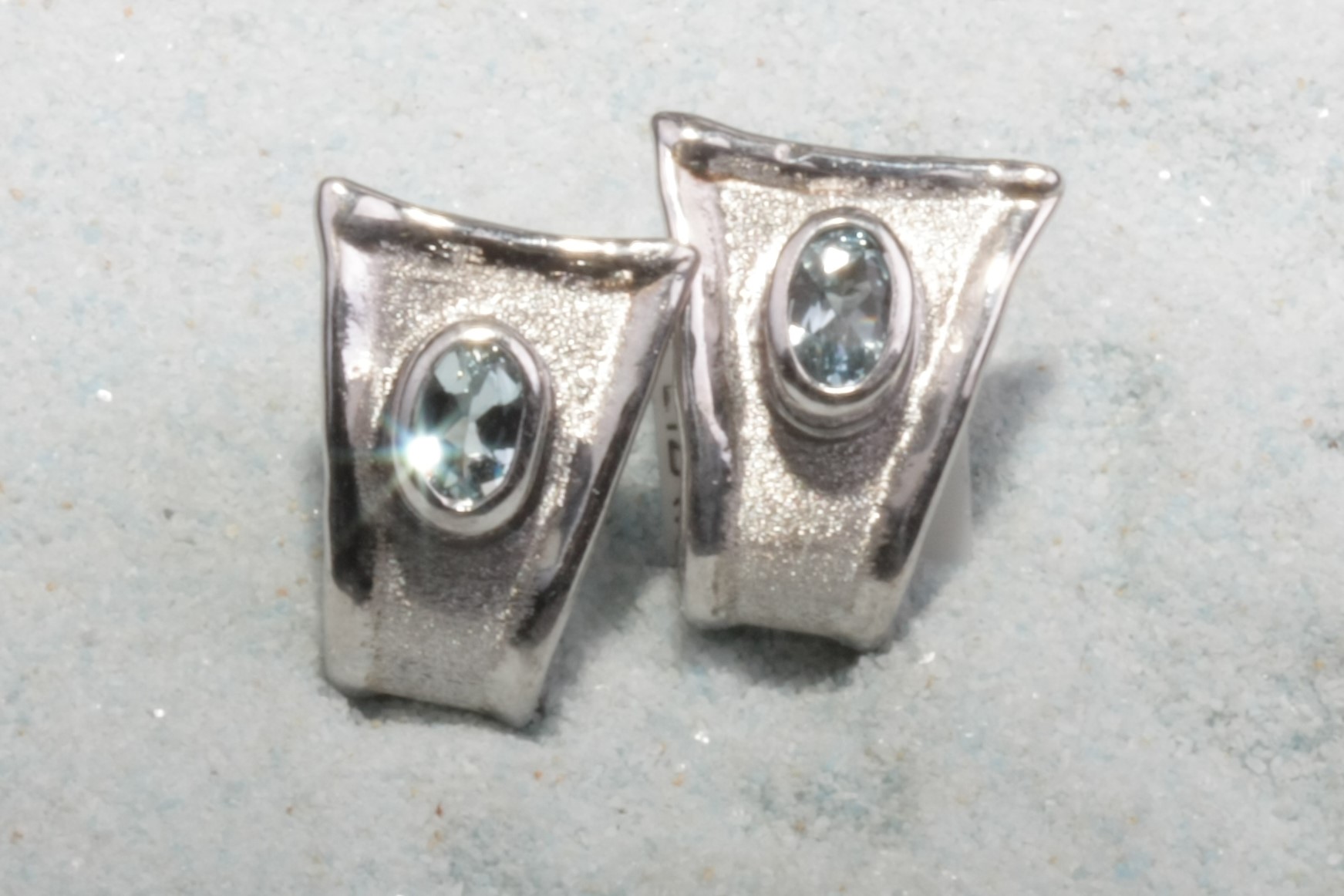 silver earrings aquamarine triangle