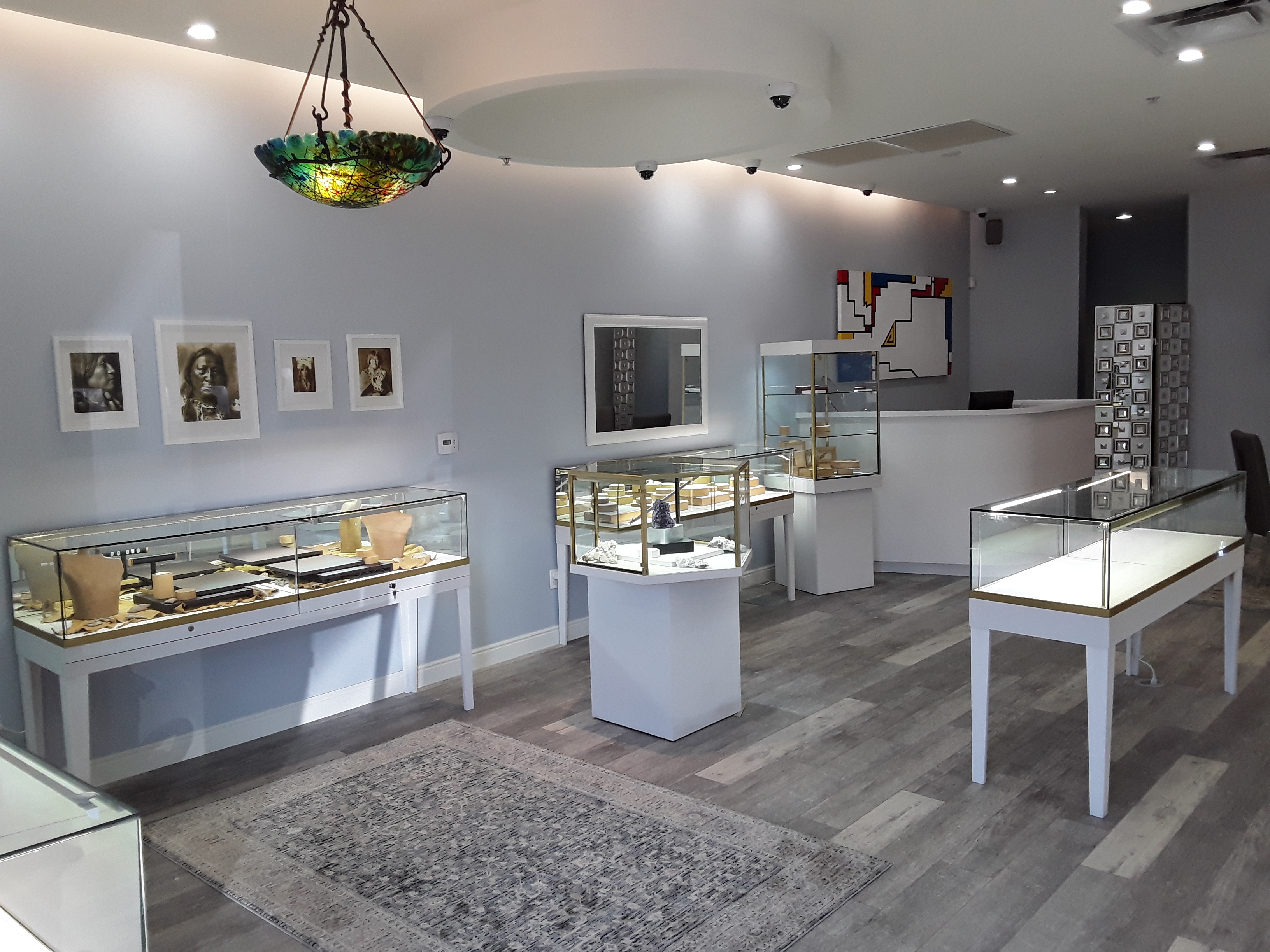 aura showroom entire